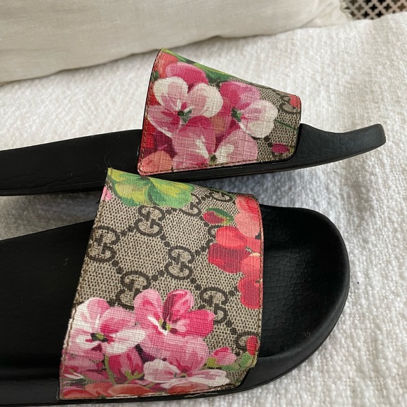 Gucci Bloom Slides - Picture 2 of 7